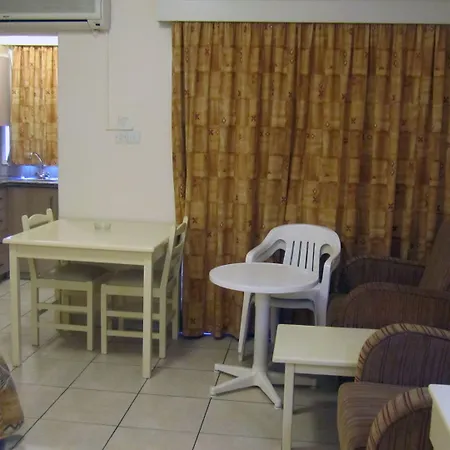 Senator - Adults Only Apartmanhotel Ajía Nápa
