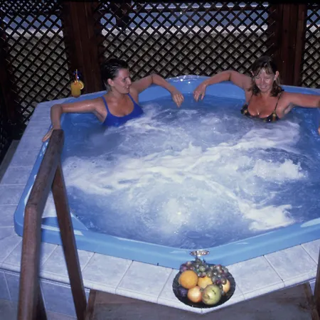 Senator - Adults Only アパートホテル アヤナパ