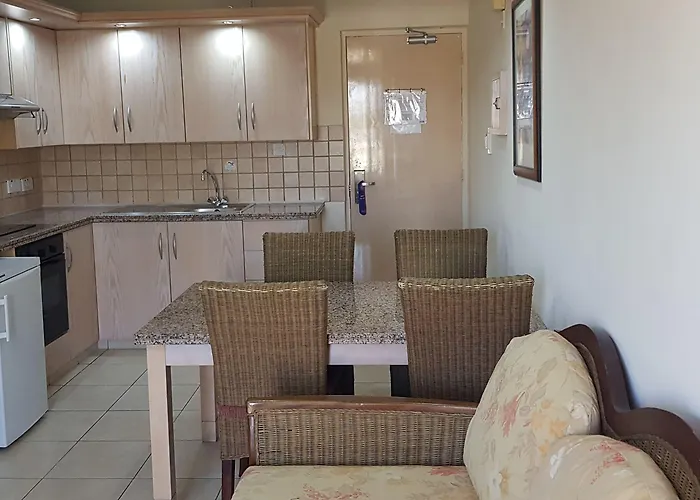 Senator - Adults Only Aparthotel